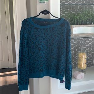 Jessica Simpson sweater